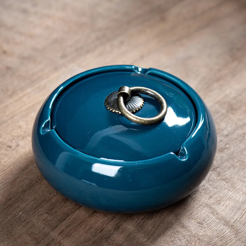 cendrier moderne élégant texture granulée motifs floraux noir bleu vert anneau métallique anti insectes