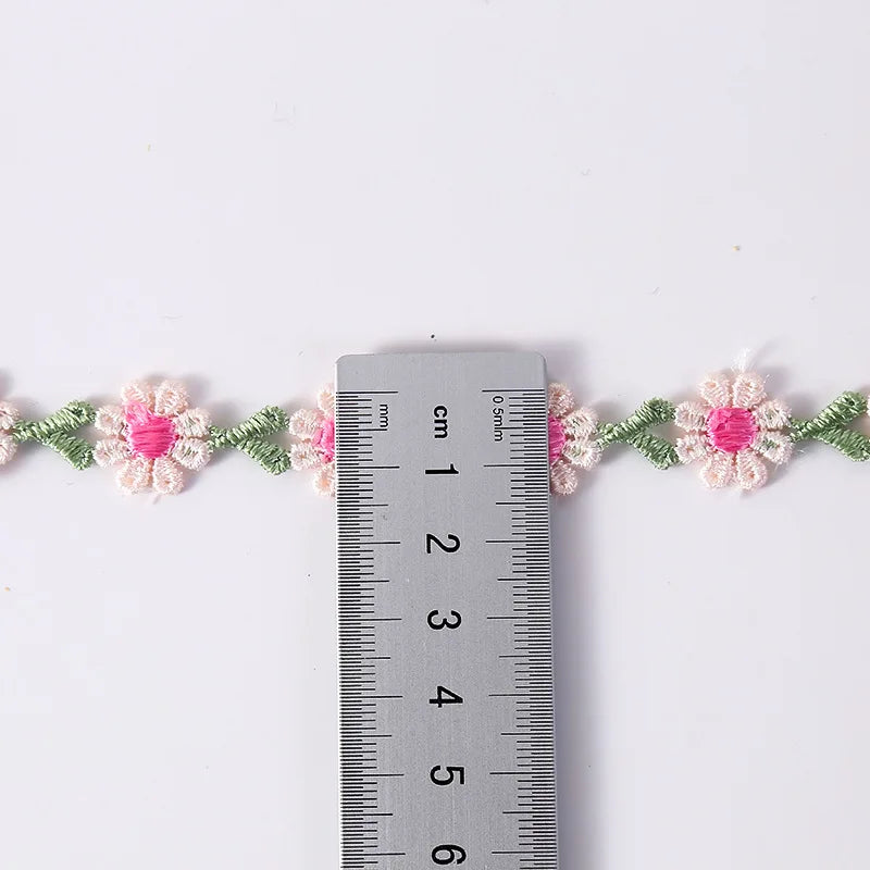 ruban decoratif brode fleurs blancs roses feuilles vertes party floral 2cm large polyester echangable