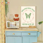 affiche murale cadre bois motif champignon papillon coeur pastel salon moderne décoration intérieure