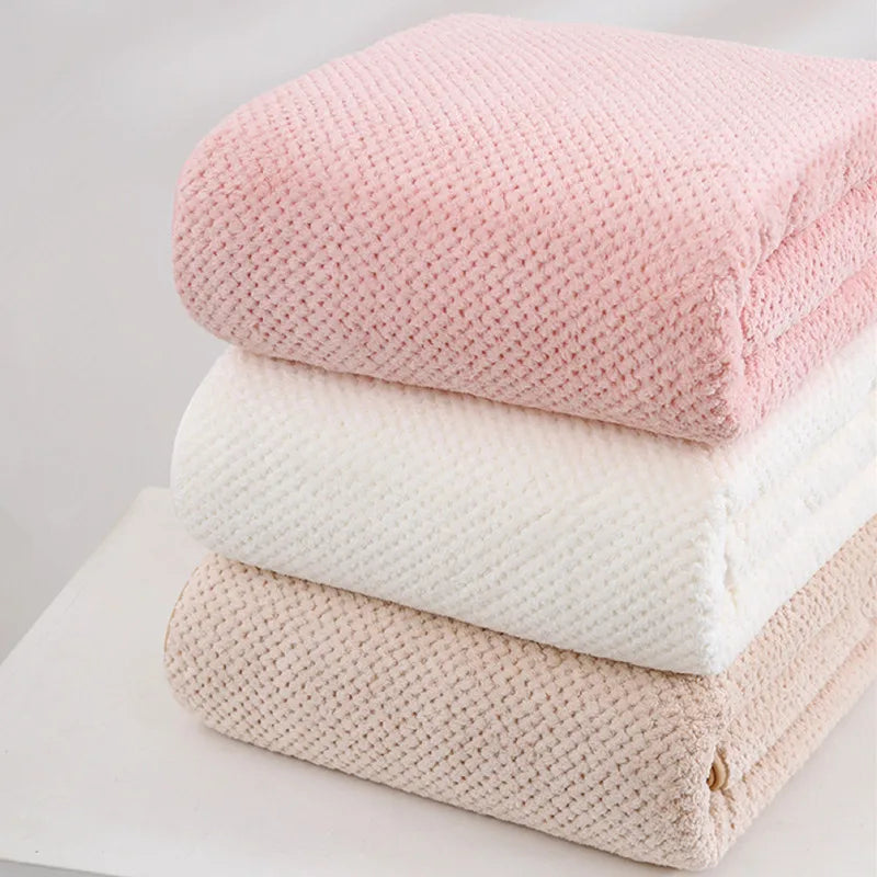 serviette bain microfibre séchage rapide motif points couleurs gris rose blanc bleu clair douce