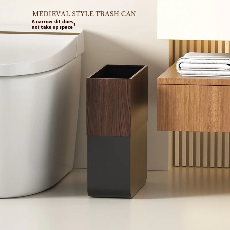 Poubelle rectangulaire sans couvercle dans une salle de bain moderne