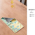 tapis table serviettes motifs floraux abstraits couleurs variées traditionnel salon thé