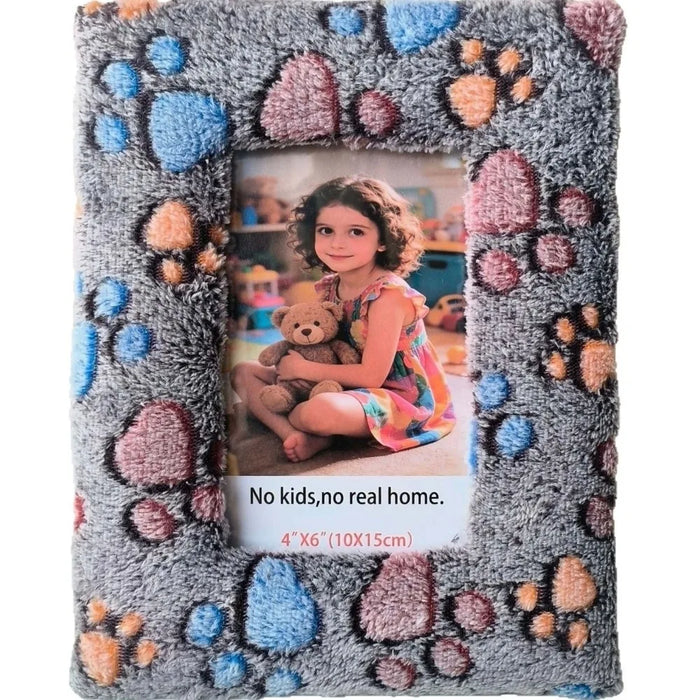 cadre photo moderne multicolore imprimé coeurs pattes chien léopard pelucheux pouces