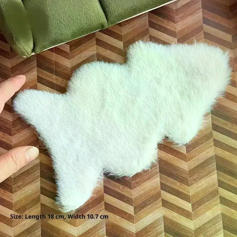 tapis miniature fourrure blanche doux decoration intérieure nature maison poupée scènes petites dimensions confort