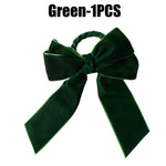 serviettes velours rouge blanc vert classiques élégantes décoration table événementiel mariage noël rouleaux serviettes
