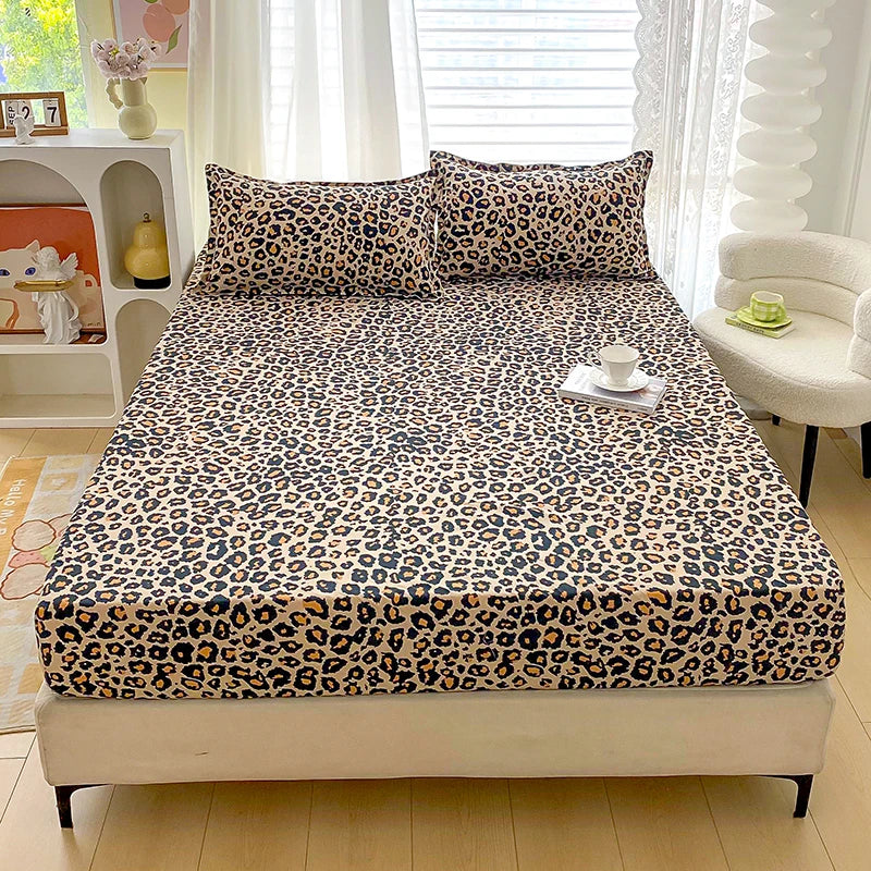 Drap-housse imprimé léopard 180x200 sur un lit double