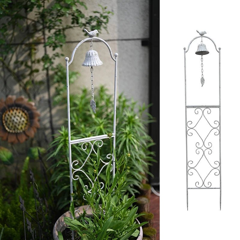 support fleurs grimpantes clematis cloches vent structure ajourée motif floral oiseau decoratif vintage rustique