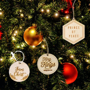 Décoration de Noël personnalisée en bois gravé avec noms de Jésus - 12 boules ornements sapin