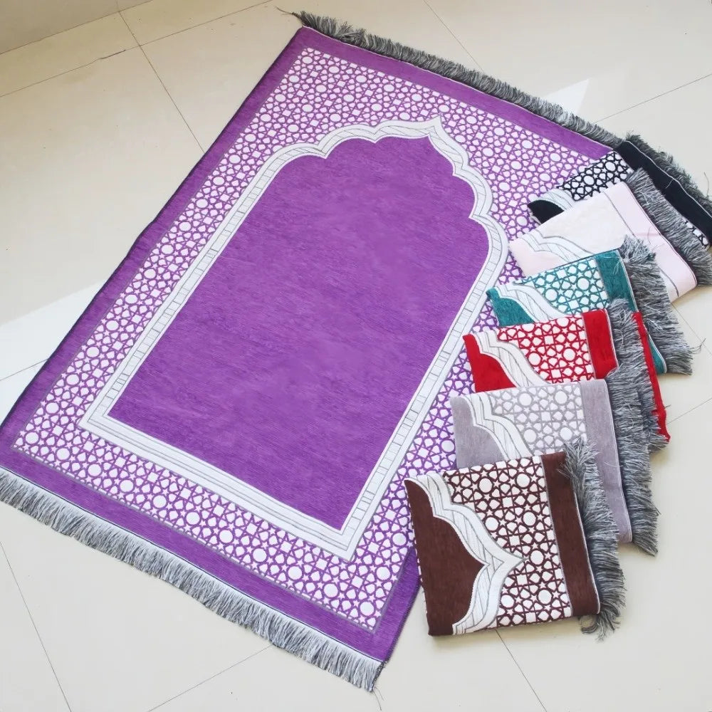 tapis prière islamique violet bleu marron noir motif géométrique bordure ornée moderne ethnique sans