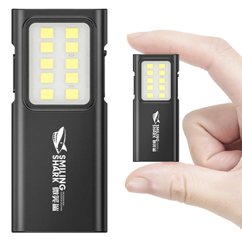 lampe torche noire led rechargeable usb quatre modes éclairage stroboscope camping randonnéeurgence