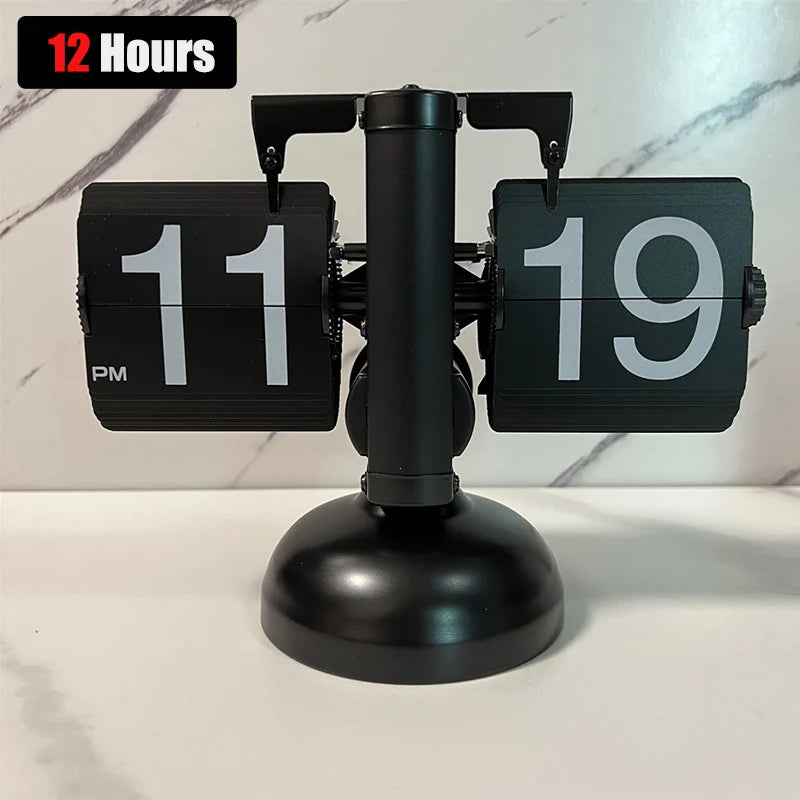 horloge cadran rotatif vintage noir blanc rétro pied circulaire chiffres noirs fond blanc