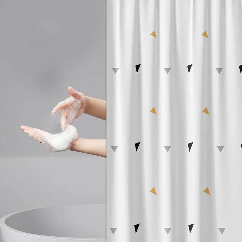rideau douche moderne motif triangles blancs jaunes imperméable peva opaque anneaux fixations