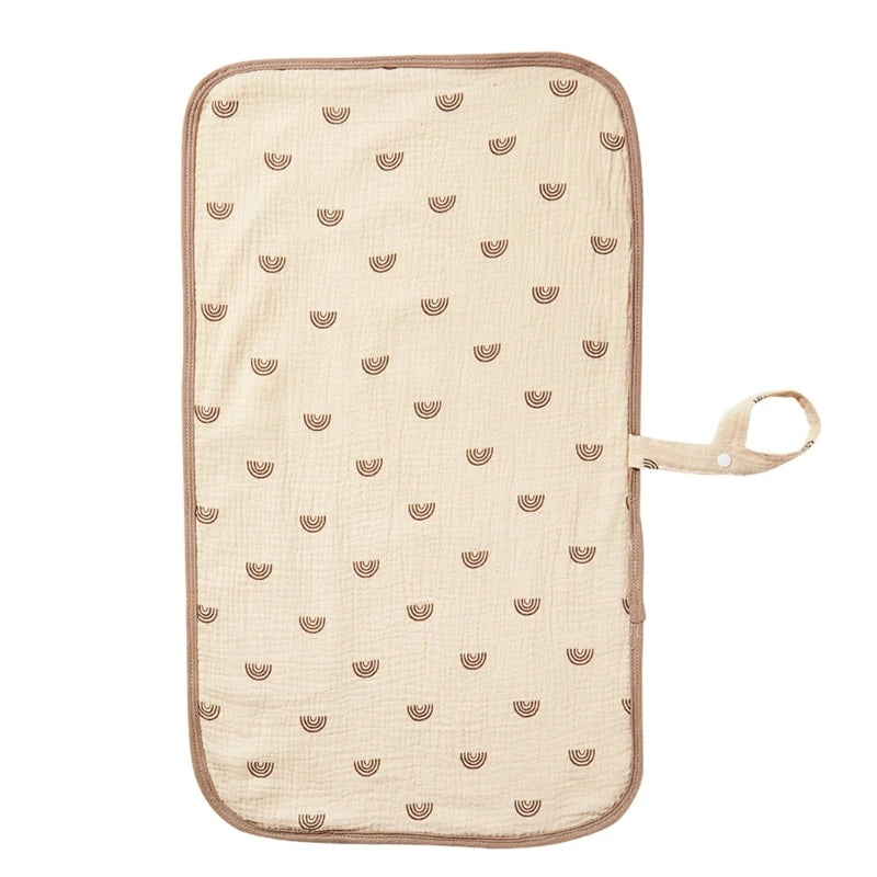 tapis langer bébé doux moderne imprimé léopard ours marron points noirs vert pastel roseclair