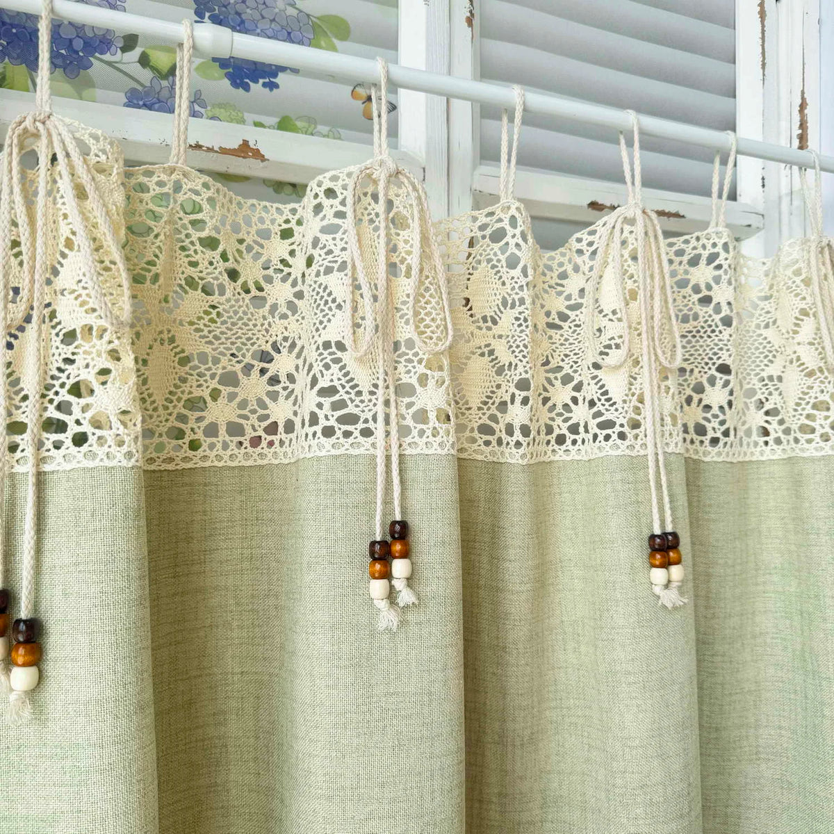 rideau vintage rustique vert clair dentelle blanche bois ruban décoratif pastoral tissu uni