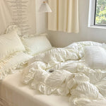 ensemble literie classique rayures horizontales blanc beige vert clair fronces volants romantique pièces