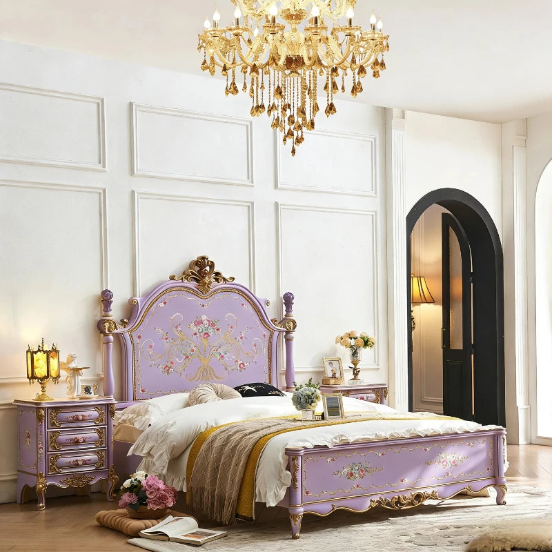 lit violet classique tête lit fleuri ornementation baroque doré chambre coucher moderne minimaliste