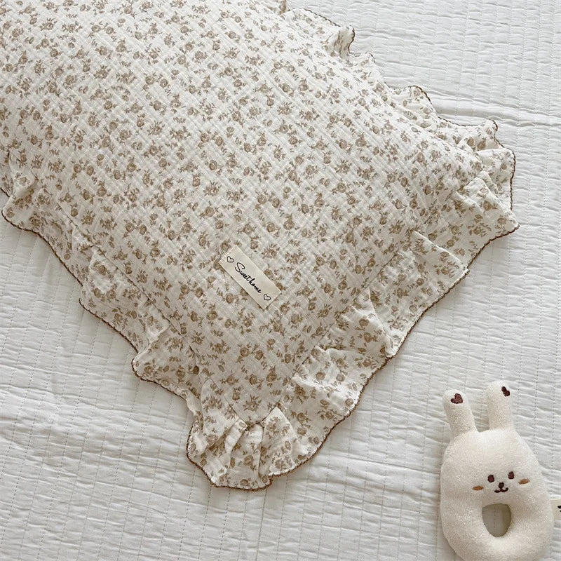 taie d'oreiller bébé ans coton floral cerises vintage beige clair motif animal compagnie jacquard