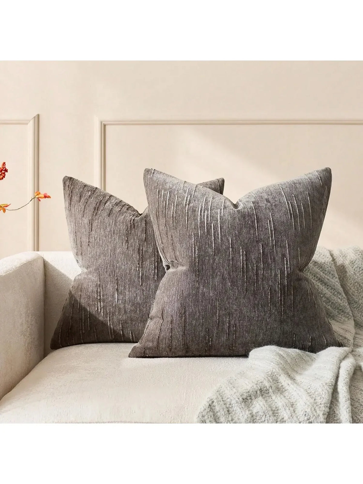 coussin decoratif moderne minimaliste 45x45cm texture striee couleur beige jaune blanc cassé