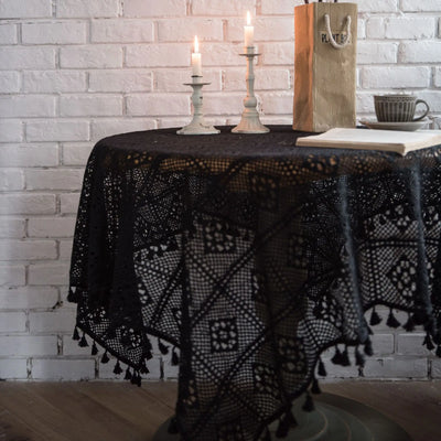 Nappe gothique dentelle noire crochet rectangulaire sur table