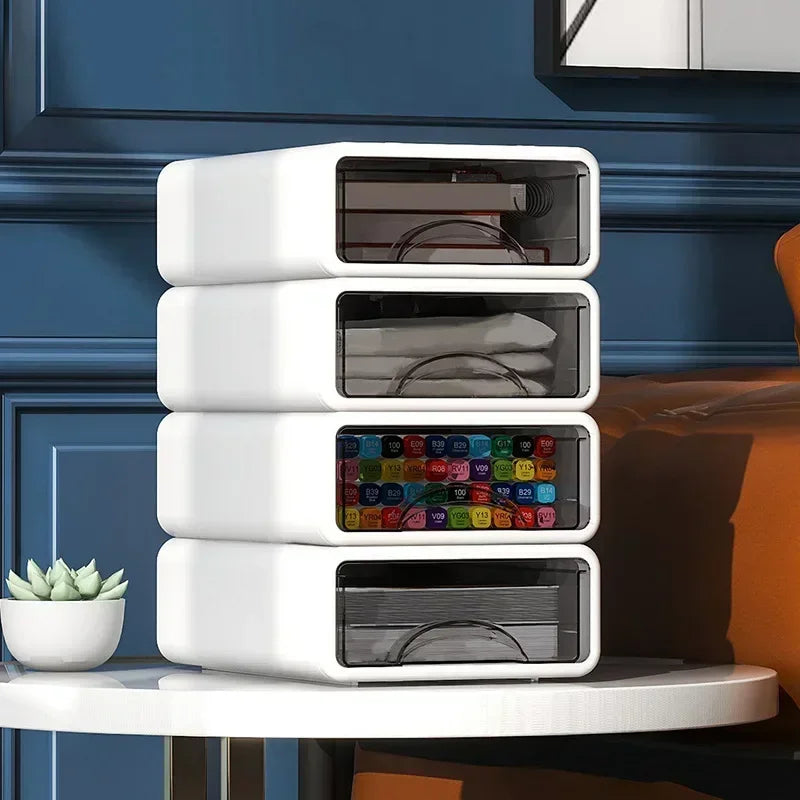 Rangement maquillage et bijoux dans boîte empilable