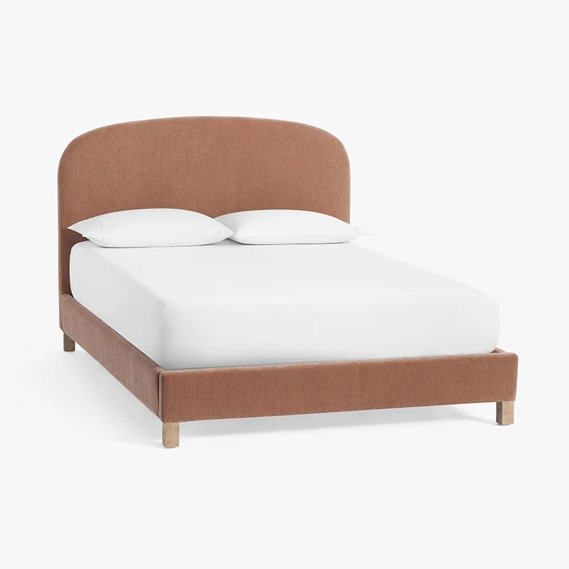lit rembourré moderne tête arrondie tapis géométrique tables nuit boisclair