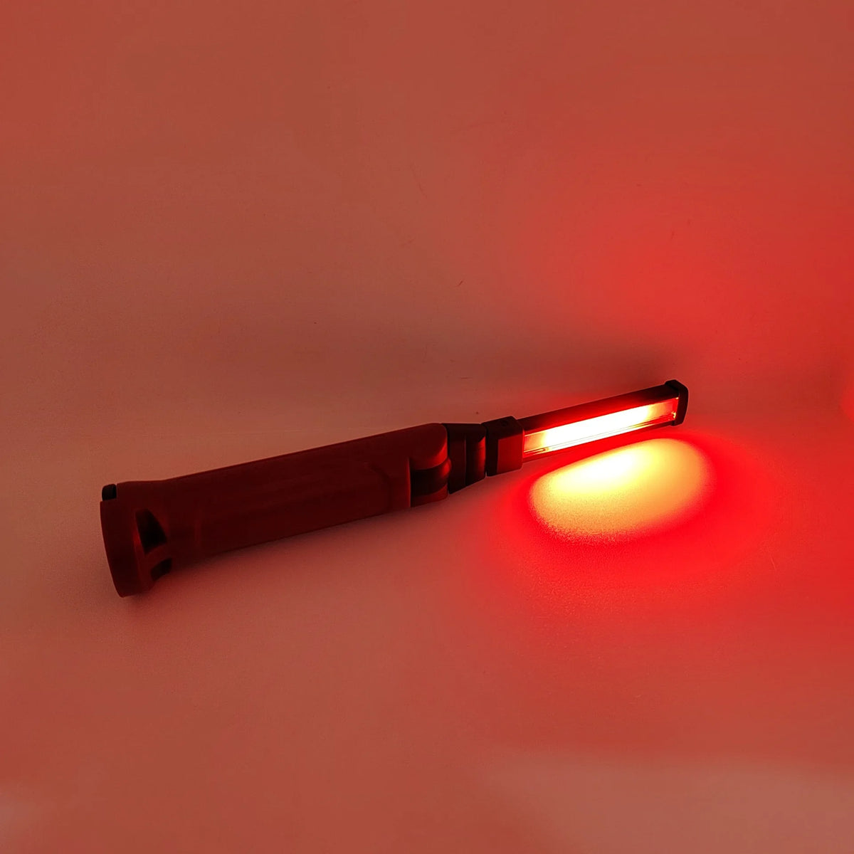 lampe travail pliable rechargeable usb aimant magnétique éclairage led rouge noir industrialiséeurgencecampinggaragehome