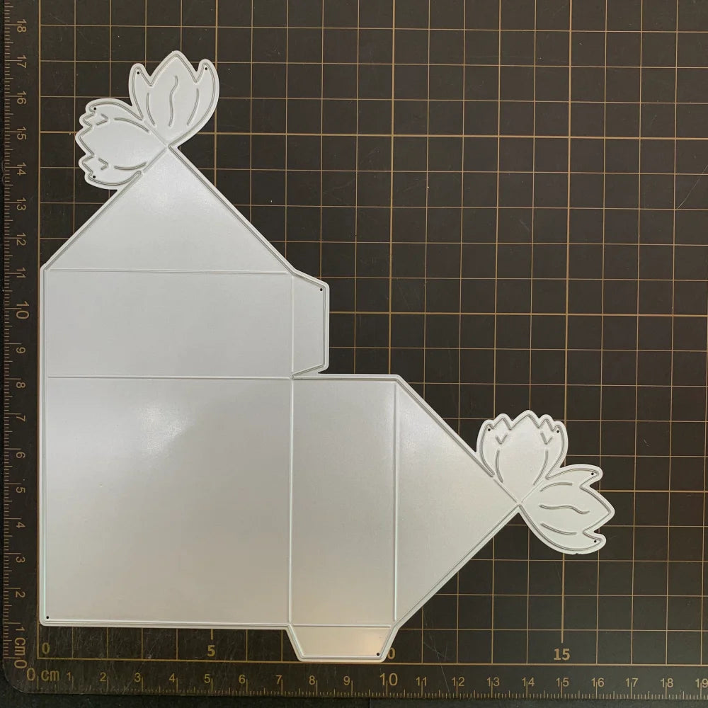 plaque découpée scrapbooking motifs architecturaux fenêtres toits blanc architectural papier cartonné