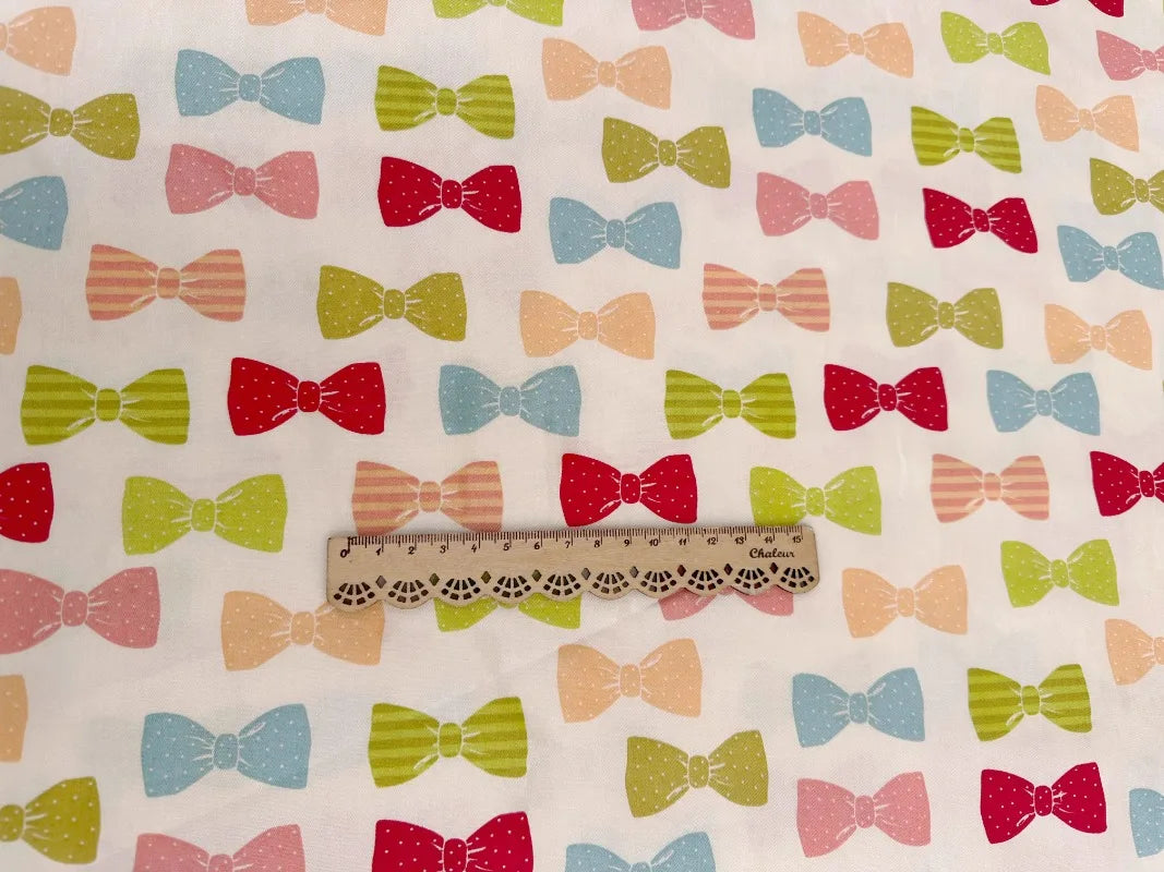 tissu popeline coton biodegradable 160x50cm moderne rayures diagonales points nœuds blanc bleu rose vert