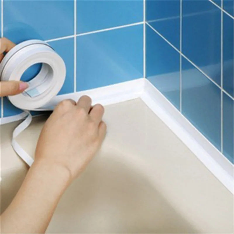 bande d'étanchéité autocollante pvc blanc douche cuisine carrelage mur évier joint silicone