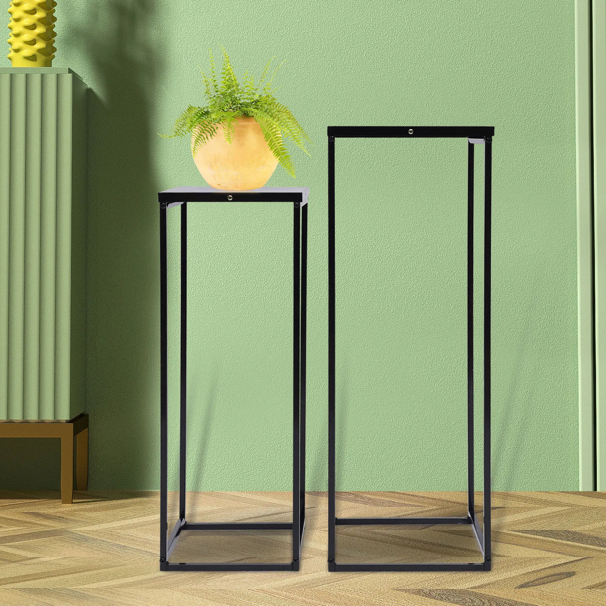 supports plantes noirs modernes plateaux métalliques minimalistes assemblage intérieur extérieur jardins patios salons