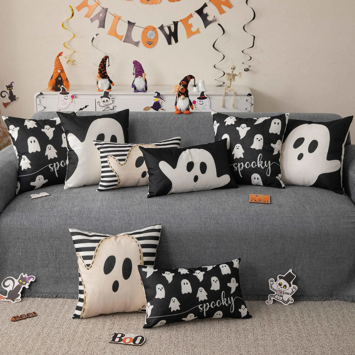 housses d'oreiller fantômes imprimées décoration halloween noires blanches adhésives maison hospitalières