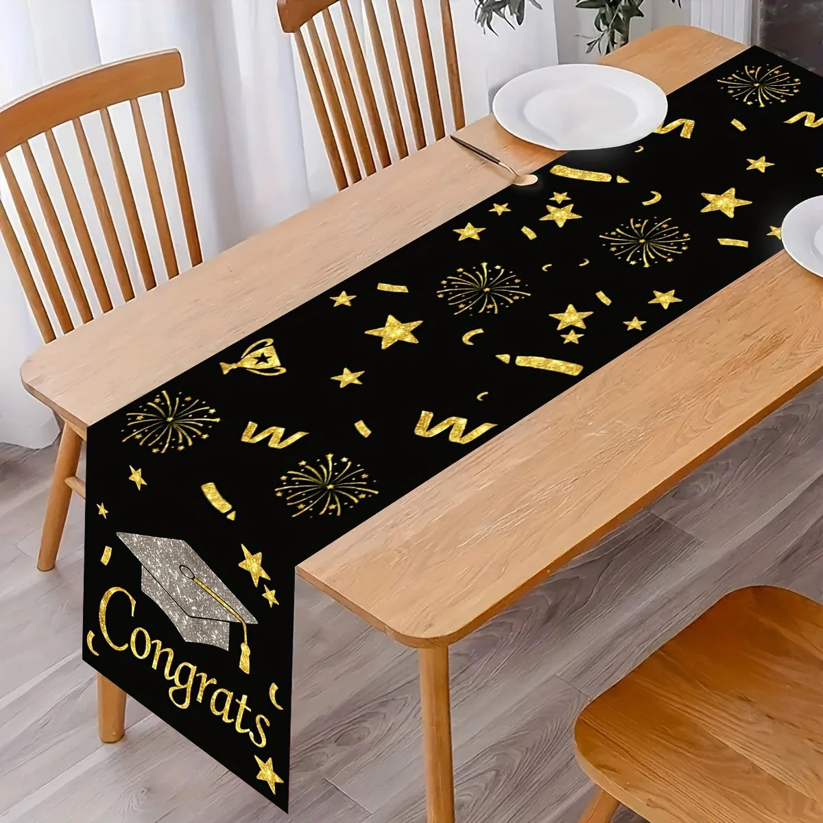 nappe rectangulaire noire or motifs graduation étoiles confettis opacité totale décoration fête dimensions 180cm