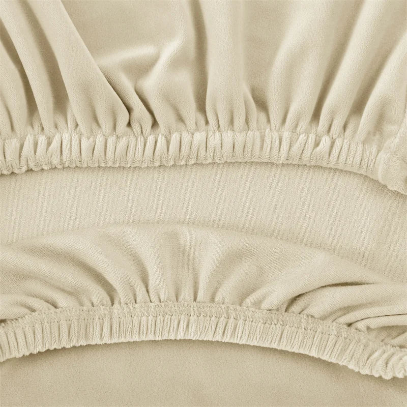 housse chaise velours unie moderne beige verte mariage banquet accueil fixe pieds métalliques dorés