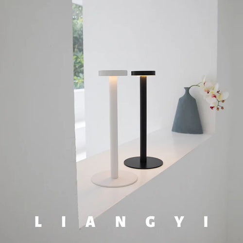 Lampe champignon sans fil LED blanche sur table