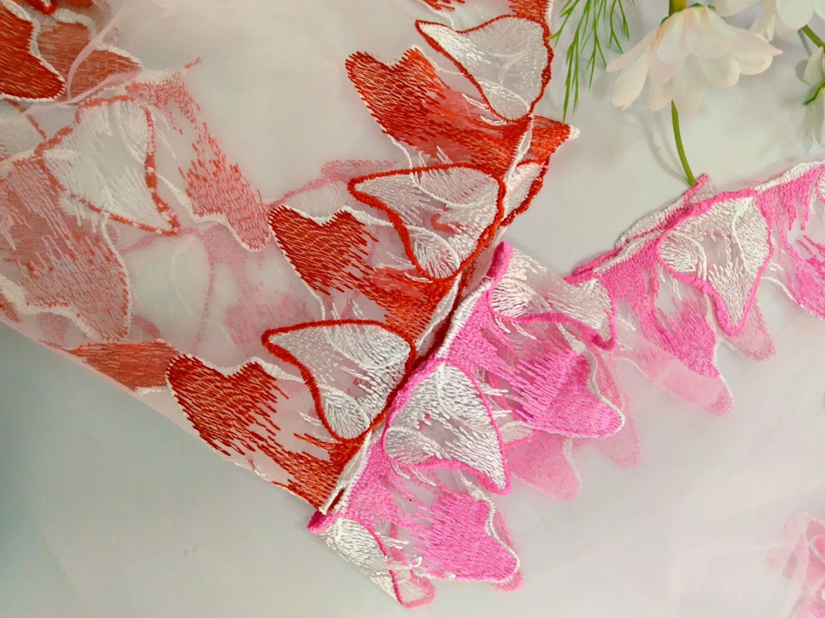 dentelle rose vif blanc orange motifs coeurs feuilles semi transparent