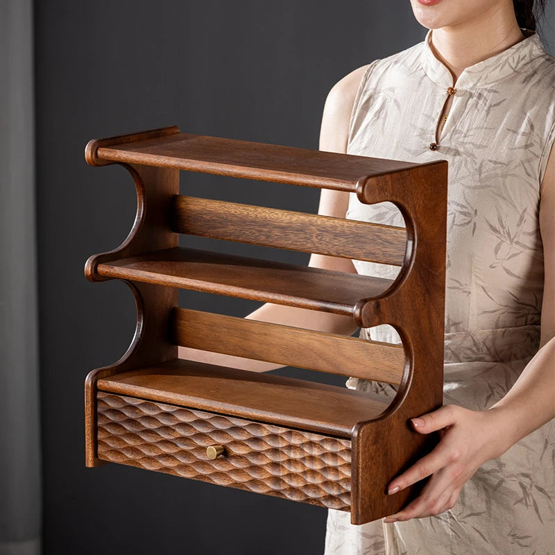 étagère moderne bois trois niveaux tiroir marron texture naturelle théières céramique motifs
