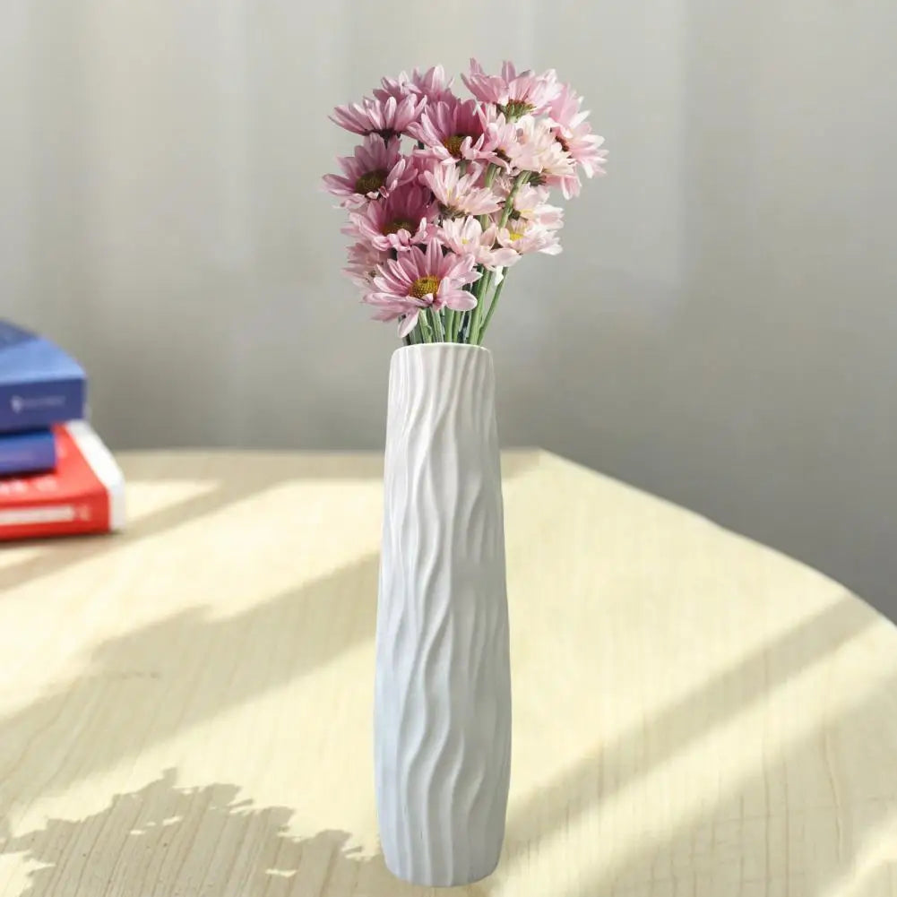 vase moderne blanc noir gris ondulations texturées fleurs dahlias décoration intérieure haute qualité