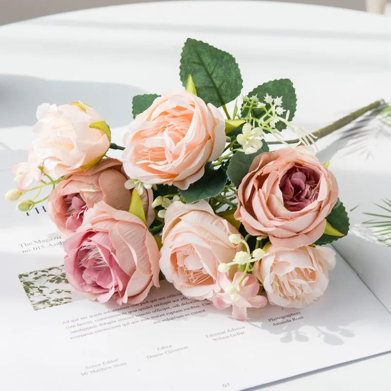 bouquet artificiel soie pivoine rose violet blanc décoration intérieure classique rustique vase transparent