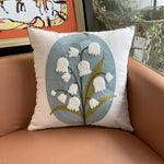 coussin décoratif brodé motifs floraux multicolore moderne maison canapé