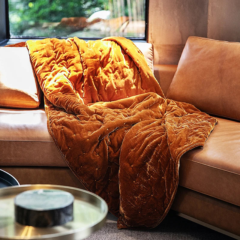 Jeté de canapé en velours rétro vert orange brodé à pois sur canapé moderne