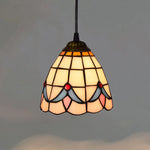 lampe suspendue tiffany multicolore motifs floraux stained glass couloir restaurant étude balcon