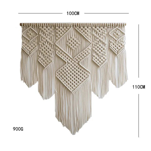 tapisserie macramé boho chic motifs géométriques franges beige clair tige bois crochets métalliques