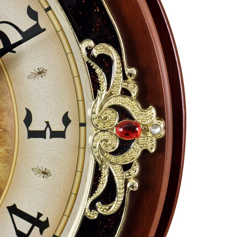 horloge murale bois doré motif floral vintage classique fixation decoration maison