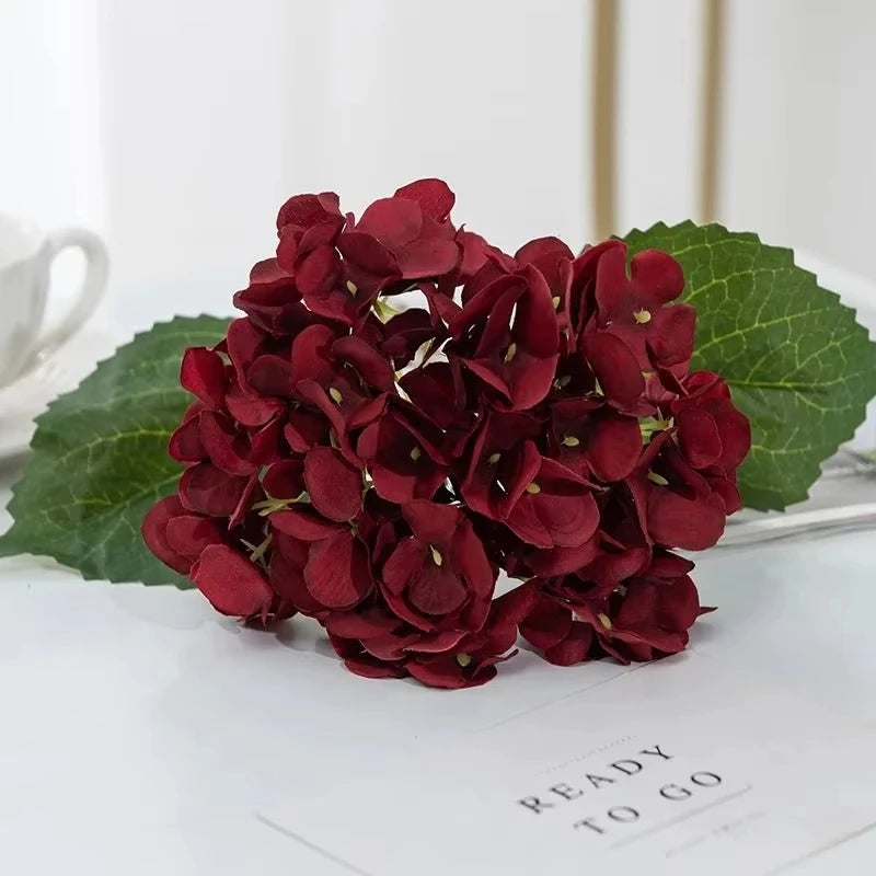 bouquet artificiel hortensias soie bleu blanc vert mariage décoration intérieure moderne minimaliste