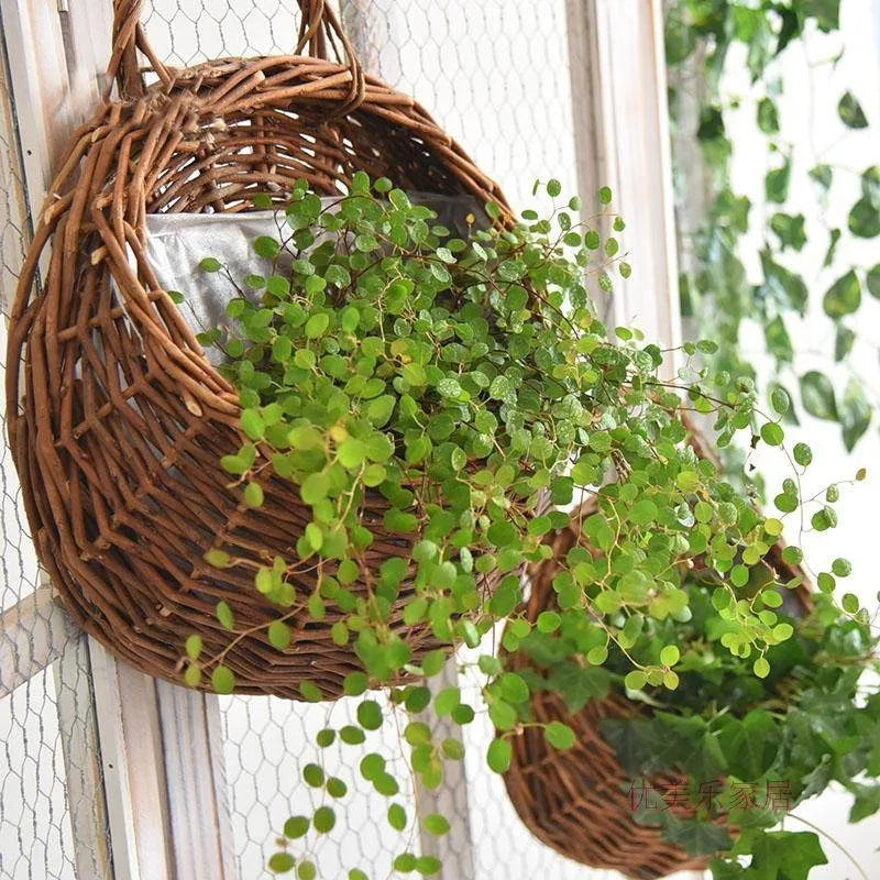 paniers suspendus tressage naturel marron clair marron foncé rustique opacité petits objets réutilisables