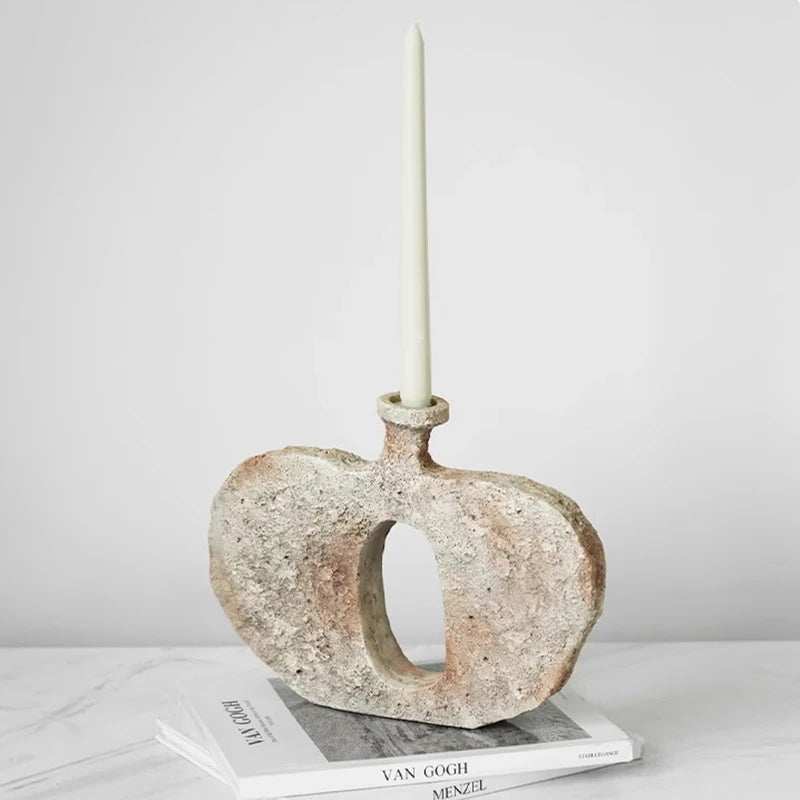 céramiques décoratives abstraites minimalistes sculpture intérieure bougies livres noir gris beige