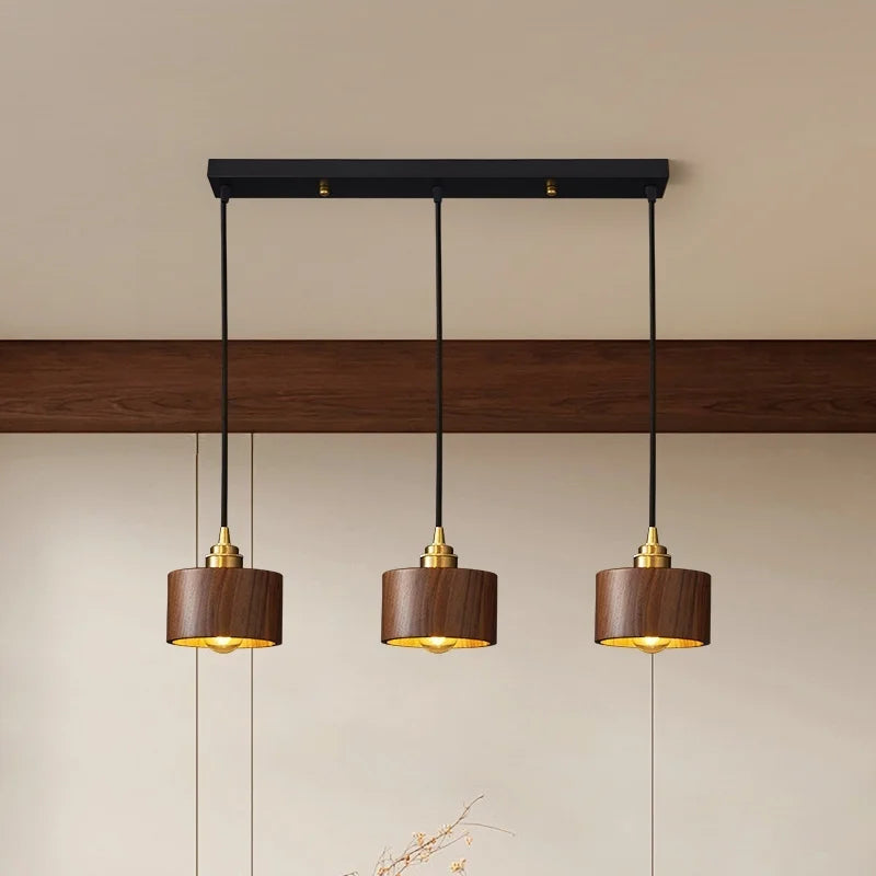 Lampe de chevet bois suspendue LED rouge comme élément décoratif