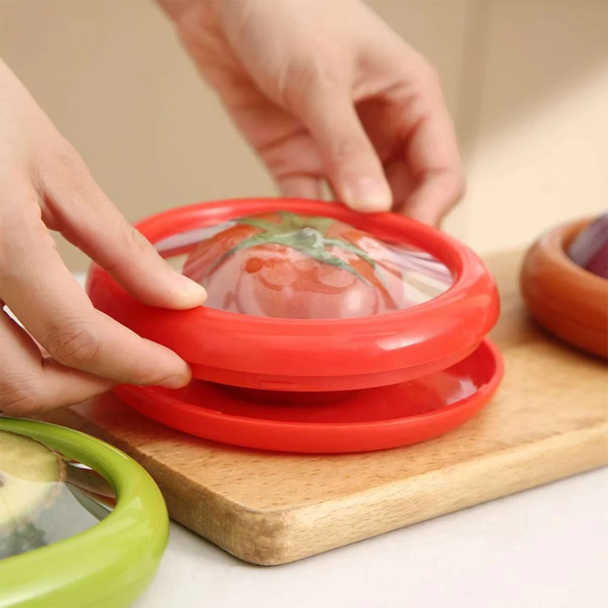 boîtes conservation alimentaire transparentes modernes respectueuses l'environnement couleurs vert jaune rouge adhésif