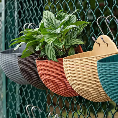 Jardinière suspendue extérieur plastique blanc sur mur