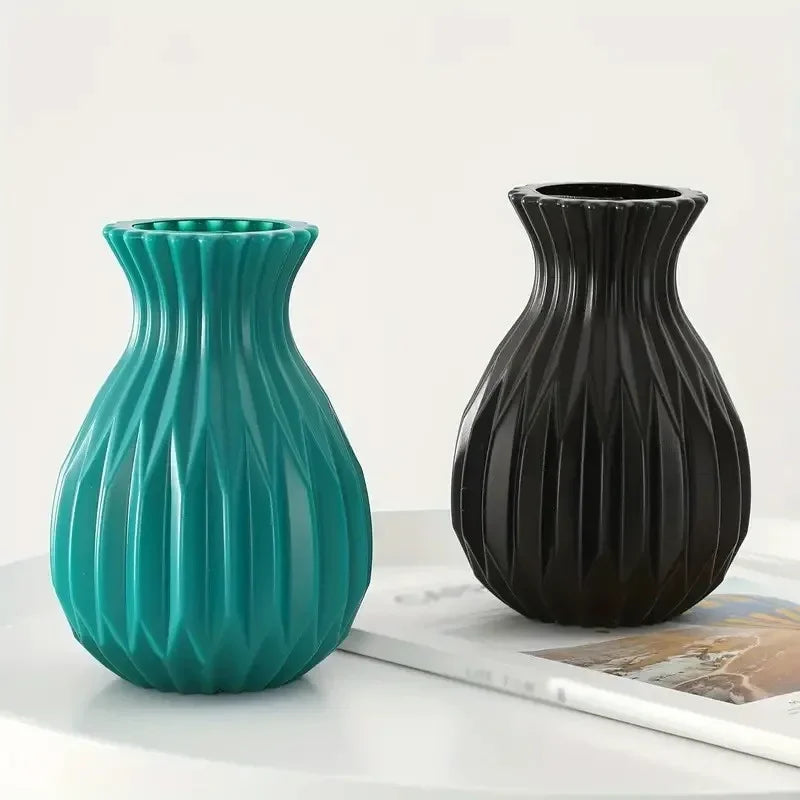 vase moderne rayures verticales blanc noir vert rouge table decoration fleurs salon